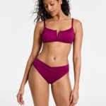 Bar III Women's Pucker Up V